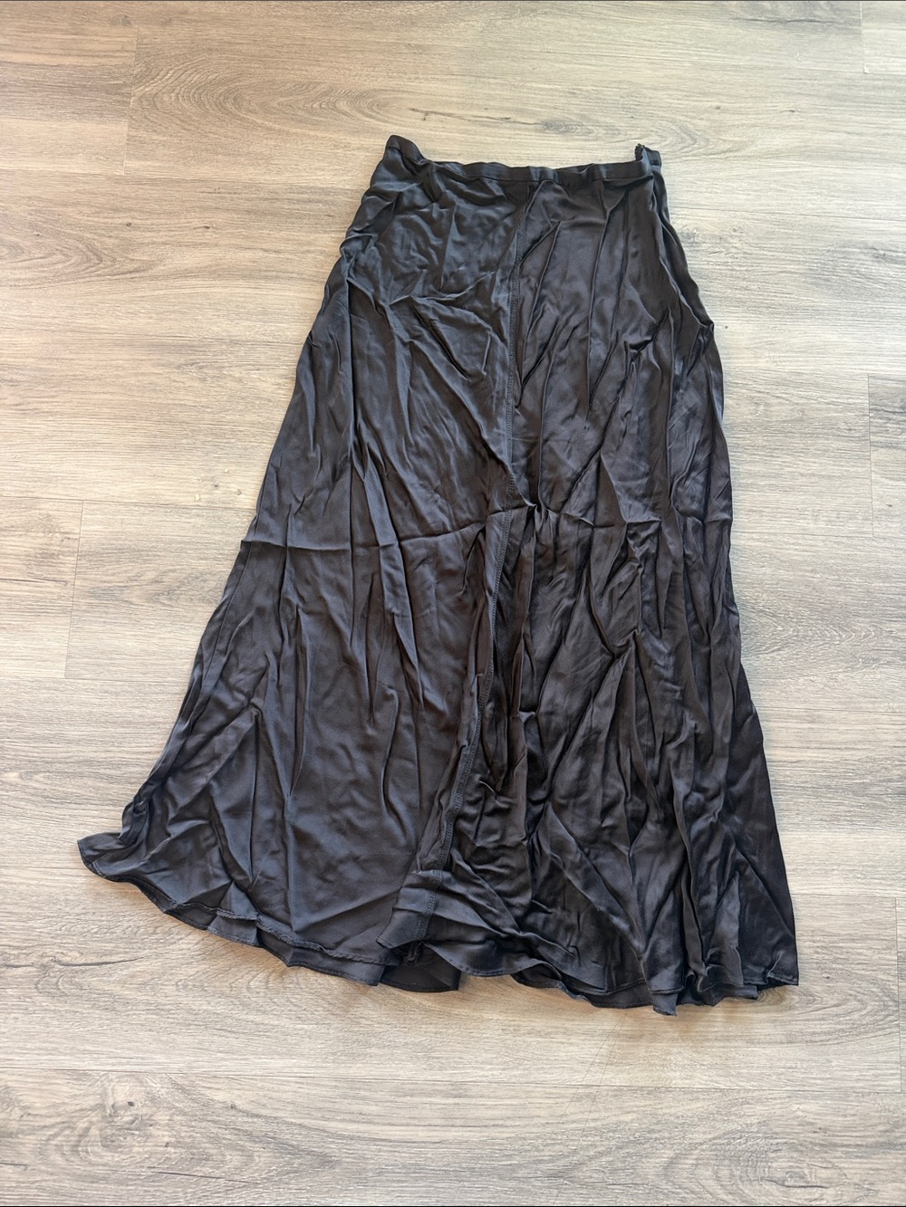 Zara Women's Black Satin Midi Skirt size small